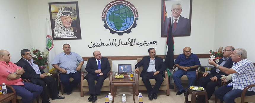 محافظ سلطة النقد يناقش مع جمعية رجال الاعمال التسهيلات المصرفية